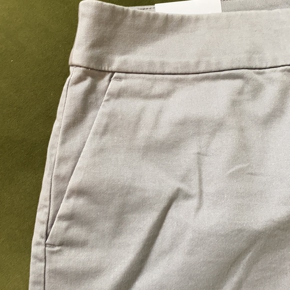 Loft Gray shorts - Picture 4 of 7